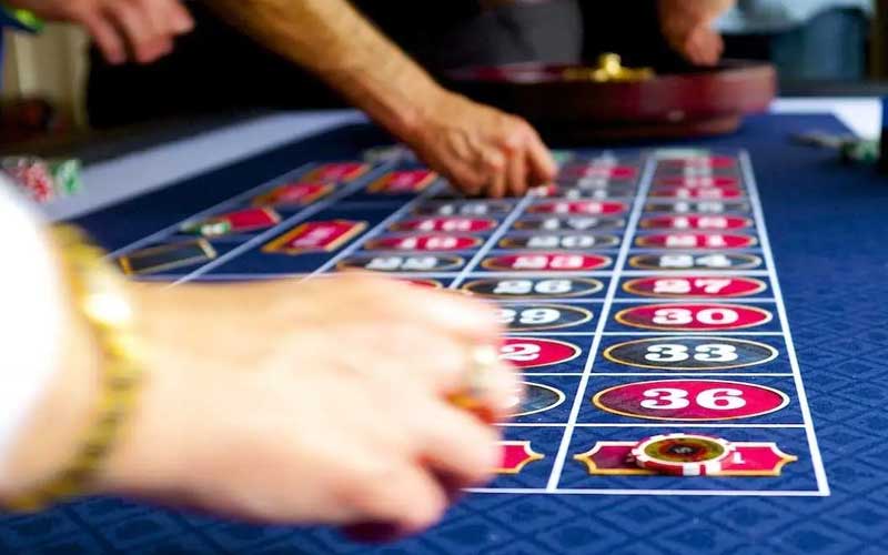 Fransız Ruleti Nedir ve Nasıl Oynanır? Online Rulet Taktikleri nelerdir? Rulet Masası ve Rulet Çarkı nedir? Öğrenmek için HEMEN TIKLA!